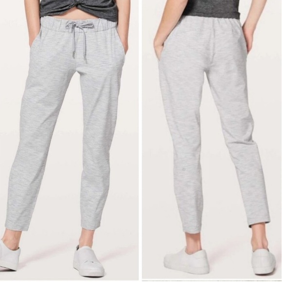 Lululemon‎ Pants White And Gray Striped Women’s Size 6 - Picture 1 of 9